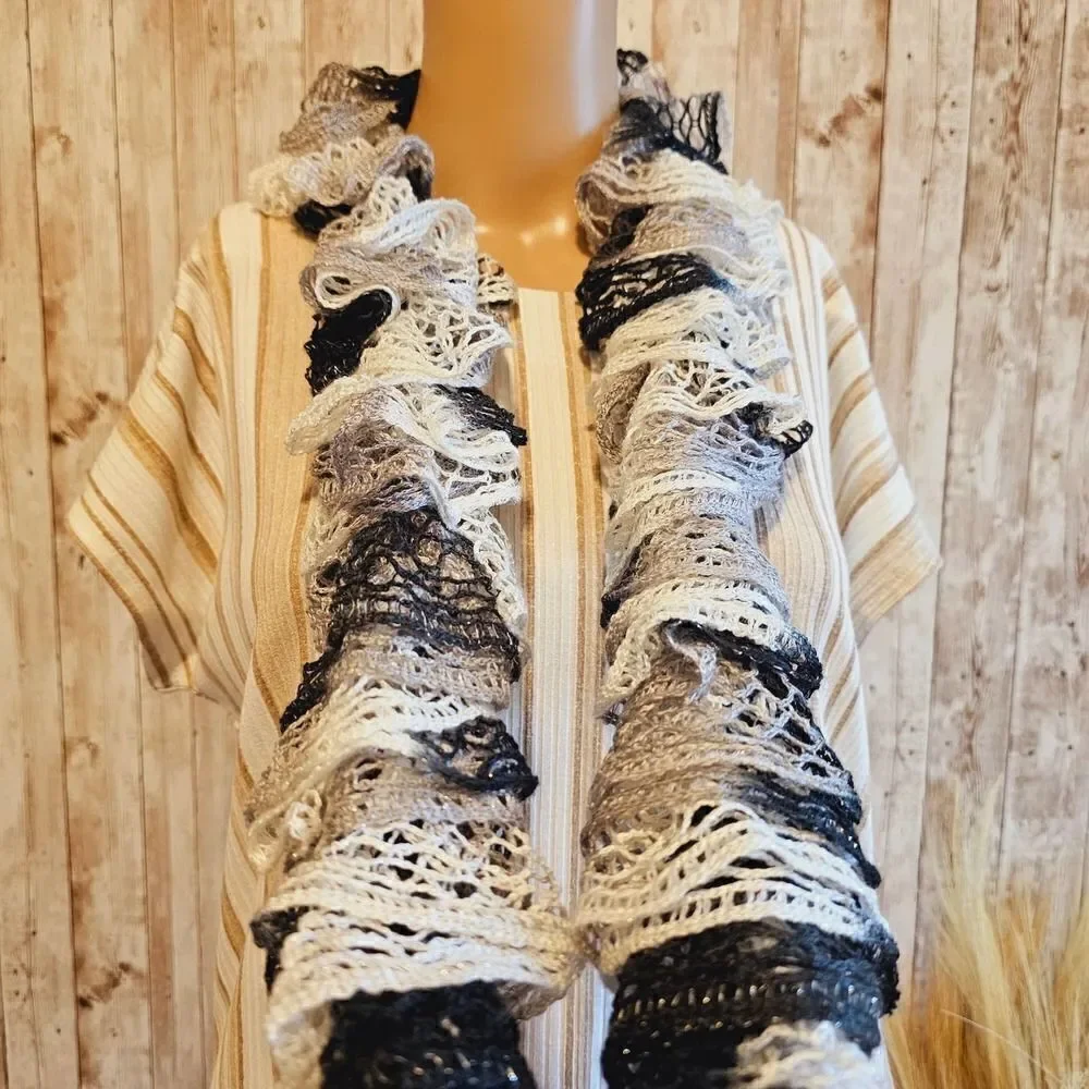 Women's scarf - Picture 3 of 4